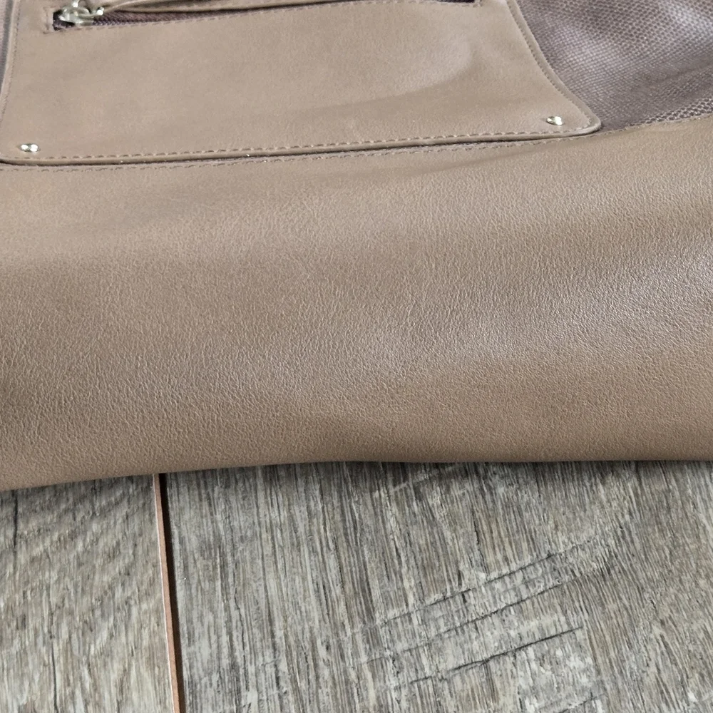 Bentley Leathers Inc. Mia & Luca Elegant Tan Women's Leather Bag - Picture 5 of 12